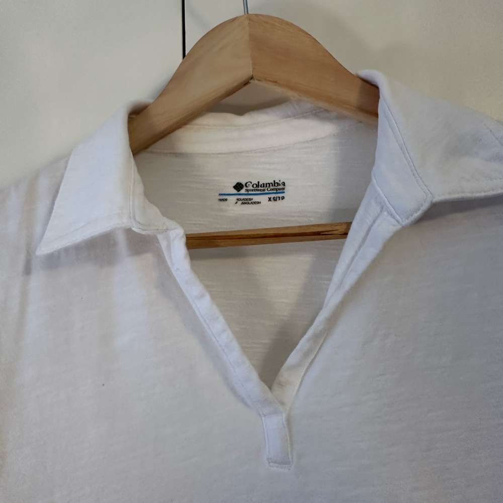 Columbia white collared tee NWOT - Picture 3 of 6